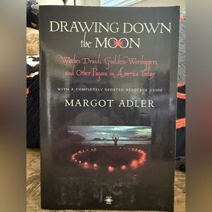 Drawing Down the Moon by Margot Adler from Witch’s Estate Sale ⭐️Great Story⭐️
